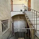 Napoli-new With 2 Bathrooms Affittacamere 3*