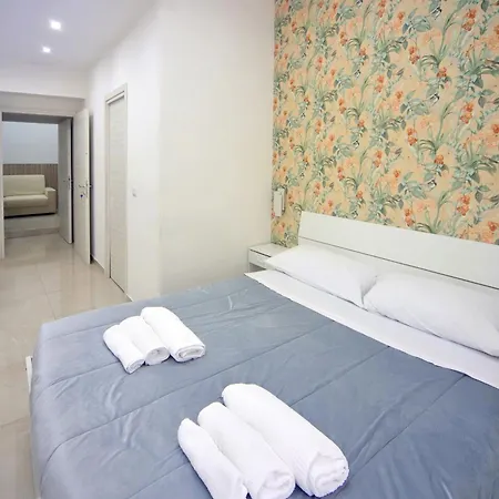 Napoli-new With 2 Bathrooms 3* Napoli